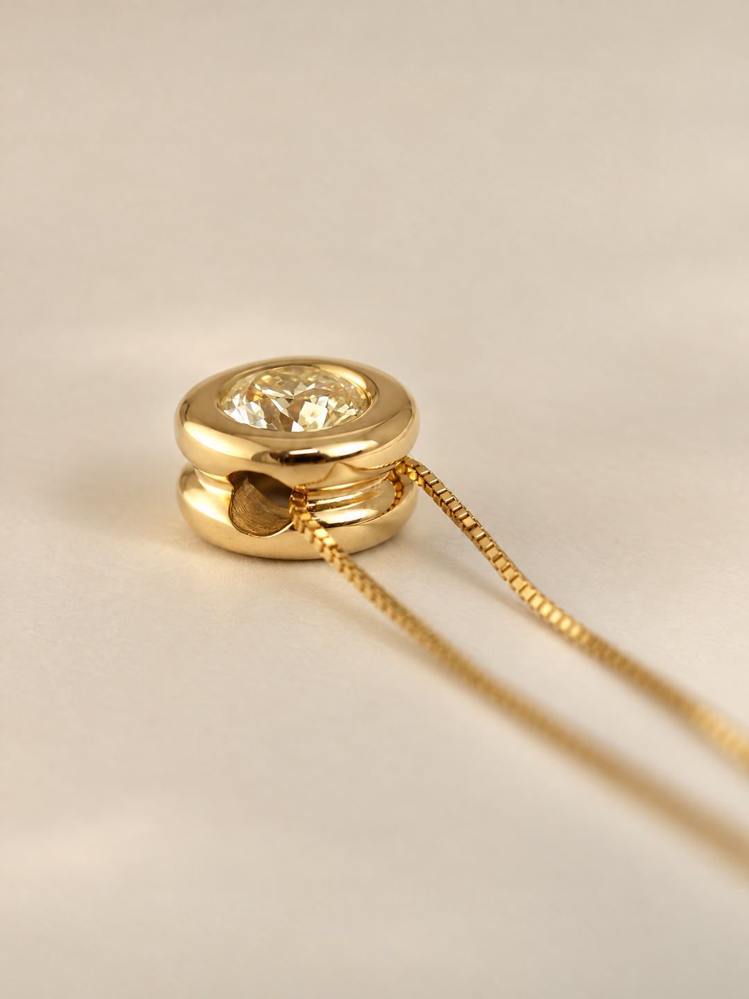 Fancy Light Yellow Brillant-Kette mit 0,614 ct