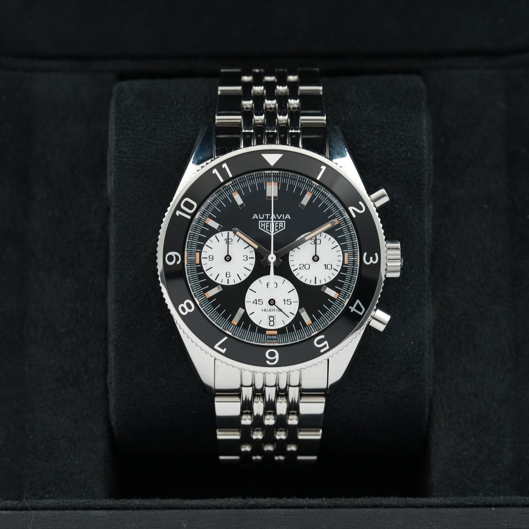 TAG Heuer Autavia Heritage Chronograph 42mm ref.CBE2110 Full Set 2021