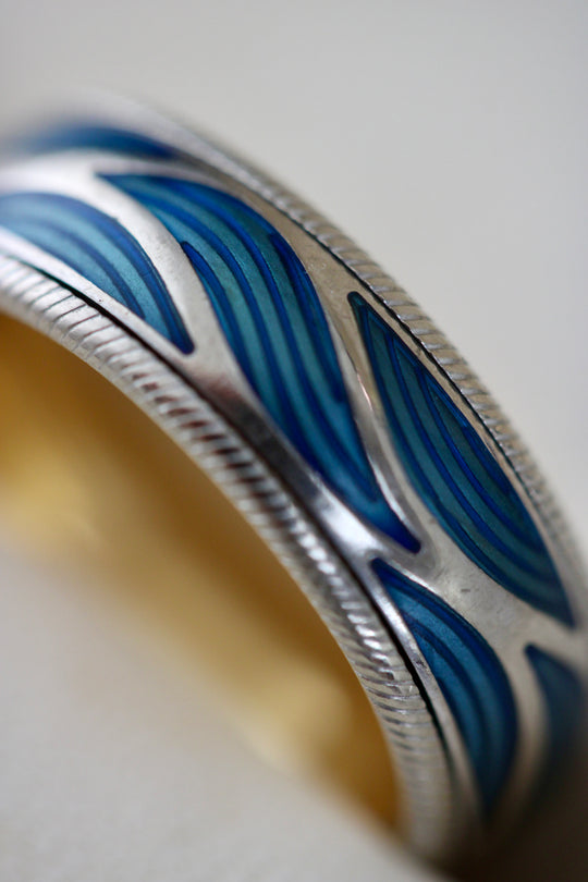 Wellendorff Shimmerring Waves aus 750 Weißgold