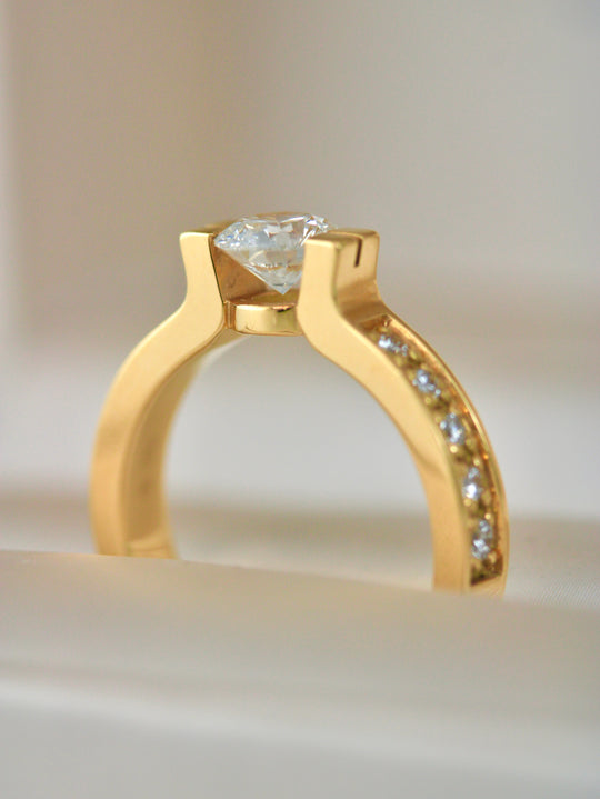 Brillant-Ring aus 750 Gelbgold mit 0,70 ct Mittelstein