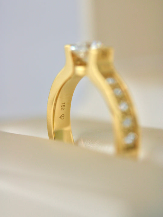 Brillant-Ring aus 750 Gelbgold mit 0,70 ct Mittelstein