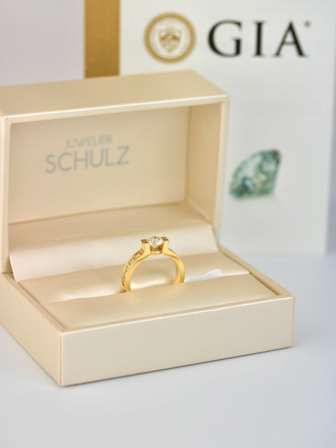 Brillant-Ring aus 750 Gelbgold mit 0,70 ct Mittelstein