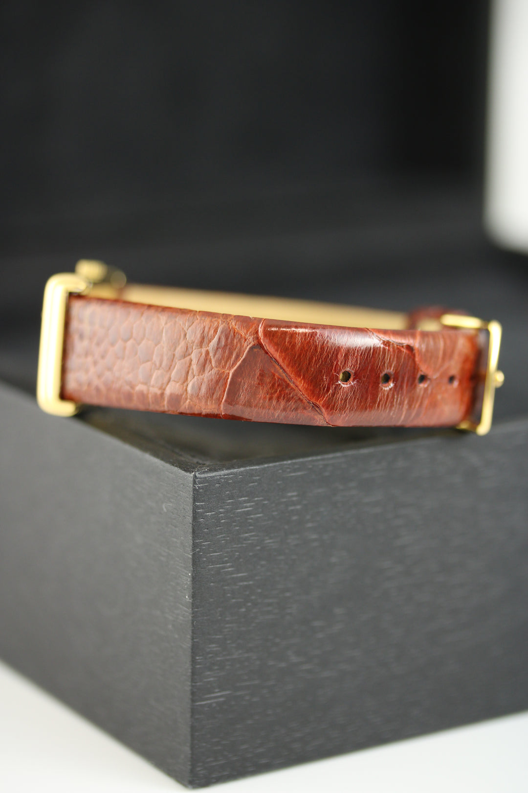 Yves Saint Laurent Tank by Cartier 21 × 35 mm 1987 (Neu vergoldet + Straußenfußleder)