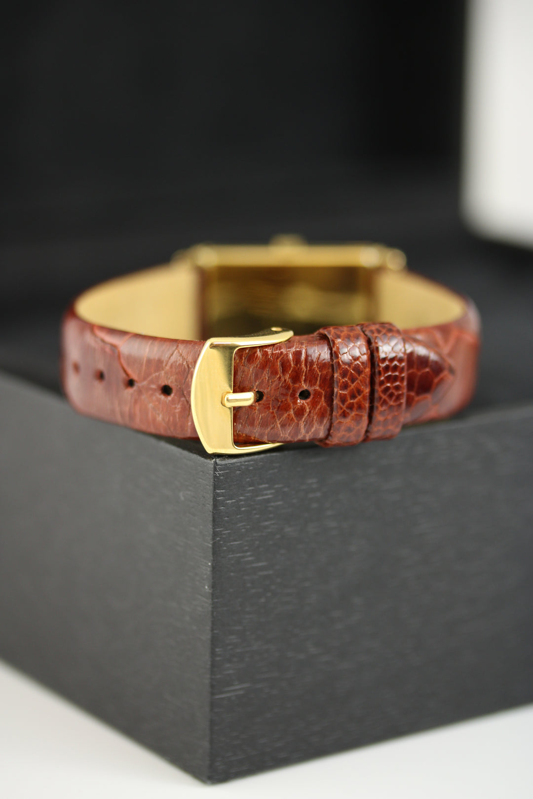 Yves Saint Laurent Tank by Cartier 21 × 35 mm 1987 (Neu vergoldet + Straußenfußleder)