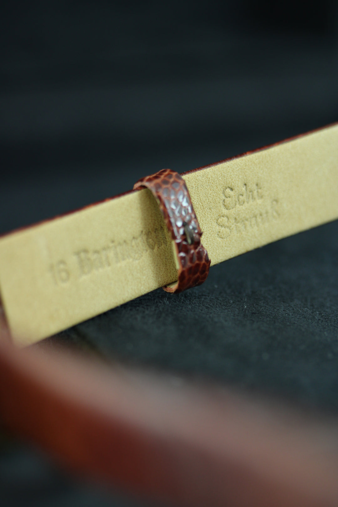 Yves Saint Laurent Tank by Cartier 21 × 35 mm 1987 (Neu vergoldet + Straußenfußleder)