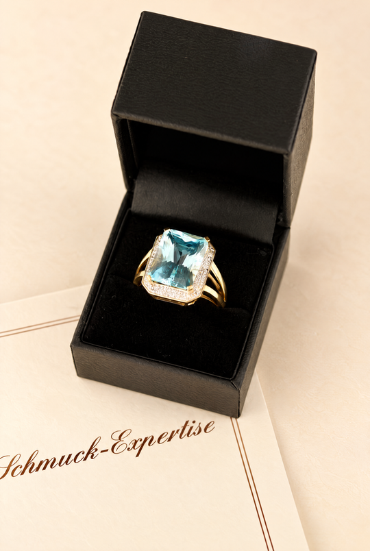 Blautopas-Ring mit Diamanten aus 585 Gelbgold